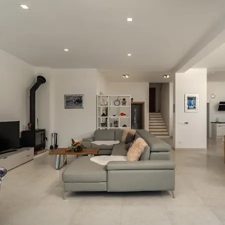 Anna By Interhome Vila *